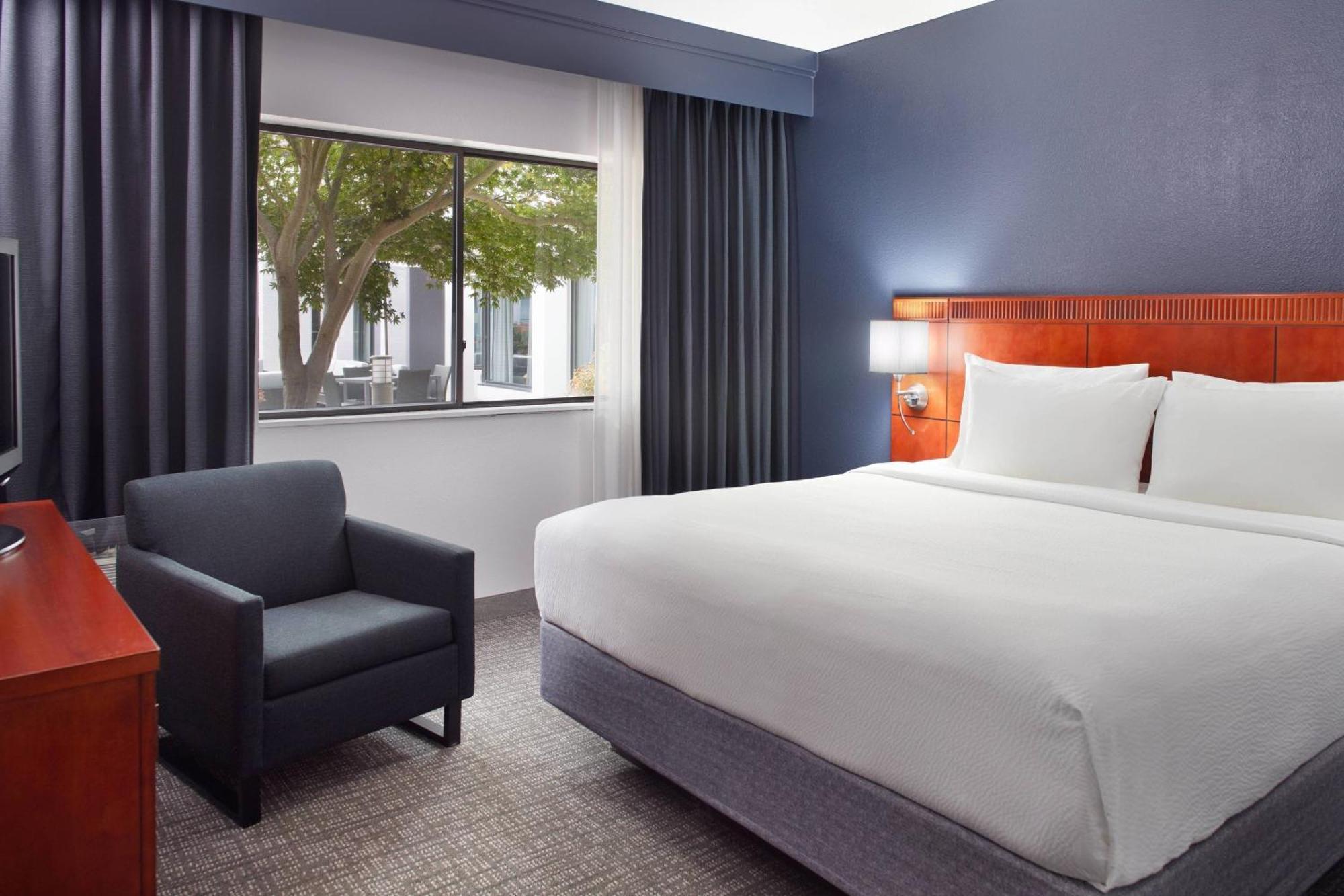 Hotel Courtyard By Marriott Raleigh Midtown Exterior foto